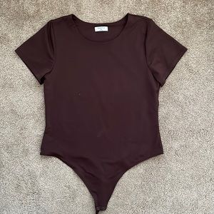 Aritzia babaton short sleeve bodysuit